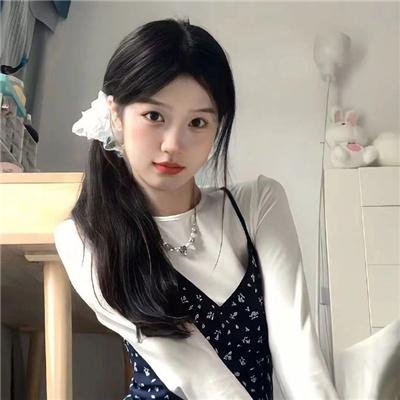 埃舍尔街的红色邮筒